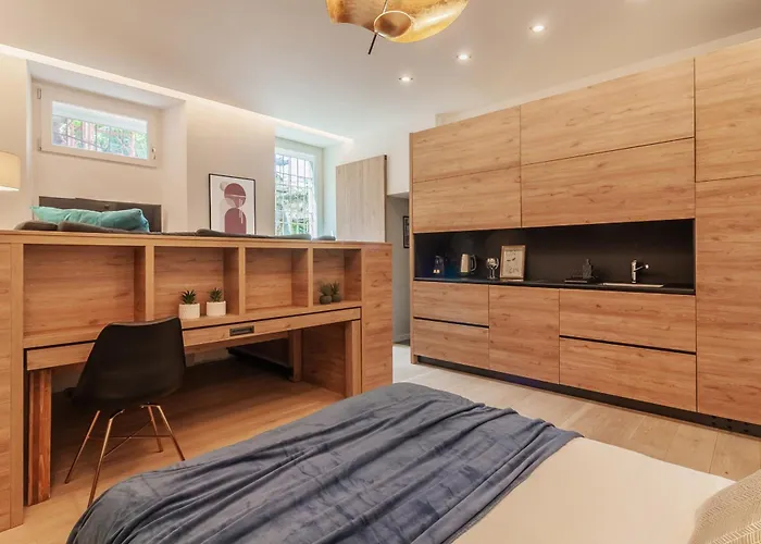 Casa Indipendenza * Όπως