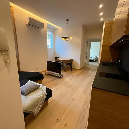 Casa Indipendenza Комо