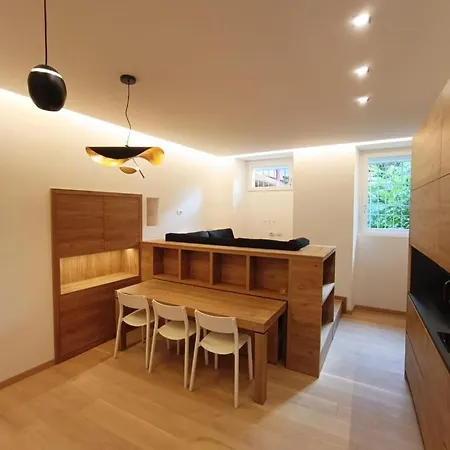 Casa Indipendenza Комо