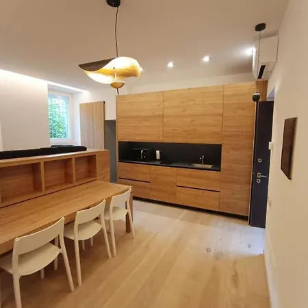 Casa Indipendenza * Комо